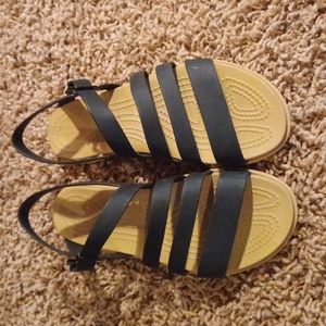 Crocs Women's sz 8 Sandals